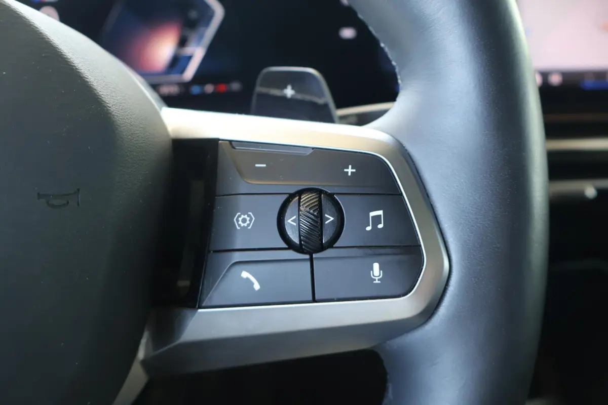 sDrive20i | M Sport Pro | Glazen Panoramadak | Trekhaak Elektrisch | Stuur- & Stoelverwarming | Driving Assistant Professional | Harman/Kardon | Head-Up Display