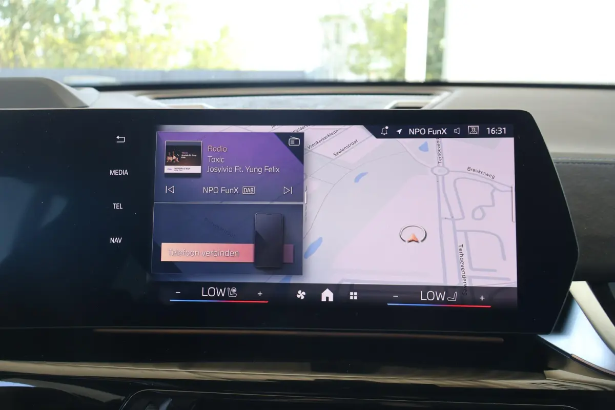 sDrive20i | M Sport Pro | Glazen Panoramadak | Trekhaak Elektrisch | Stuur- & Stoelverwarming | Driving Assistant Professional | Harman/Kardon | Head-Up Display