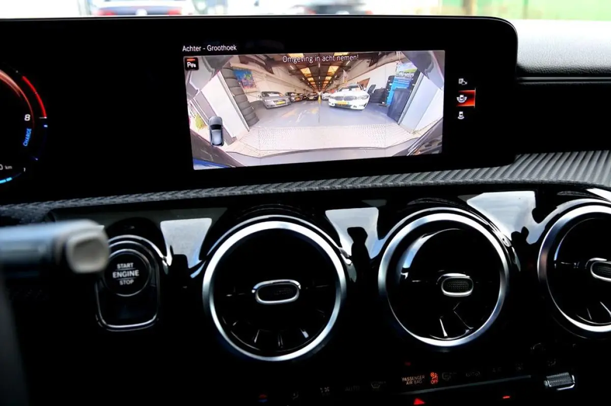 250 e AMG LED/PDC/CAM/LM17/LEER/NAVI