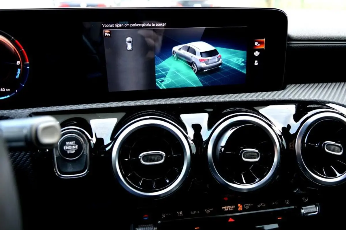 250 e AMG LED/PDC/CAM/LM17/LEER/NAVI