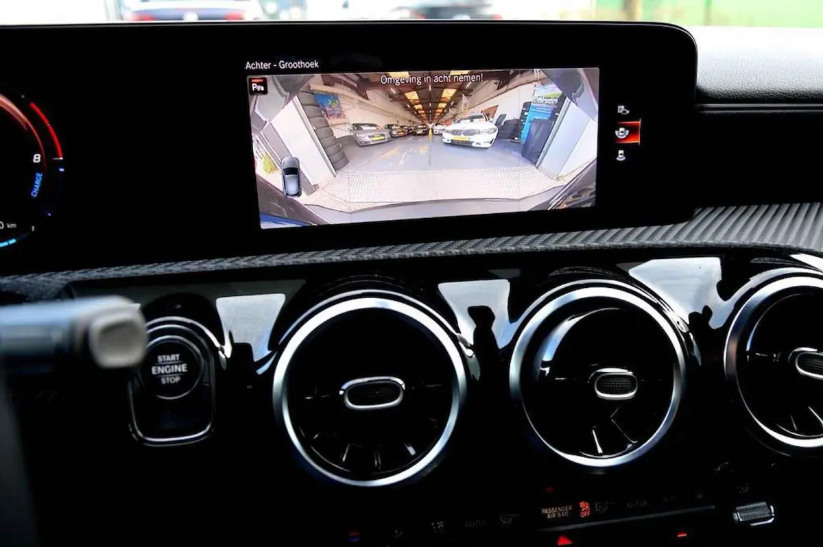 250 e AMG LED/PDC/CAM/LM17/LEER/NAVI