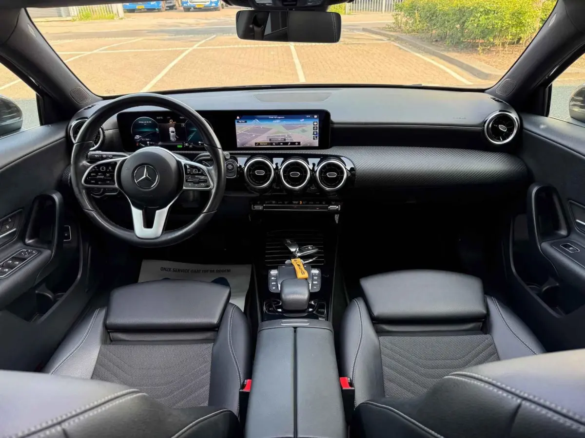 250 e AMG LED/PDC/CAM/LM17/LEER/NAVI