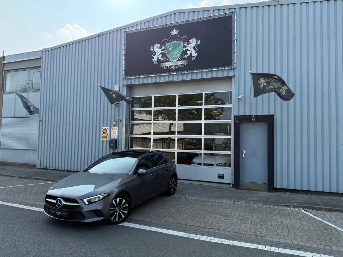 250 e AMG LED/PDC/CAM/LM17/LEER/NAVI