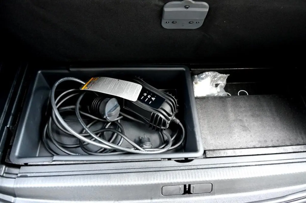 1.6 HYbrid4 300 GT 300PK LMV19/NAVI/LEDER/360º