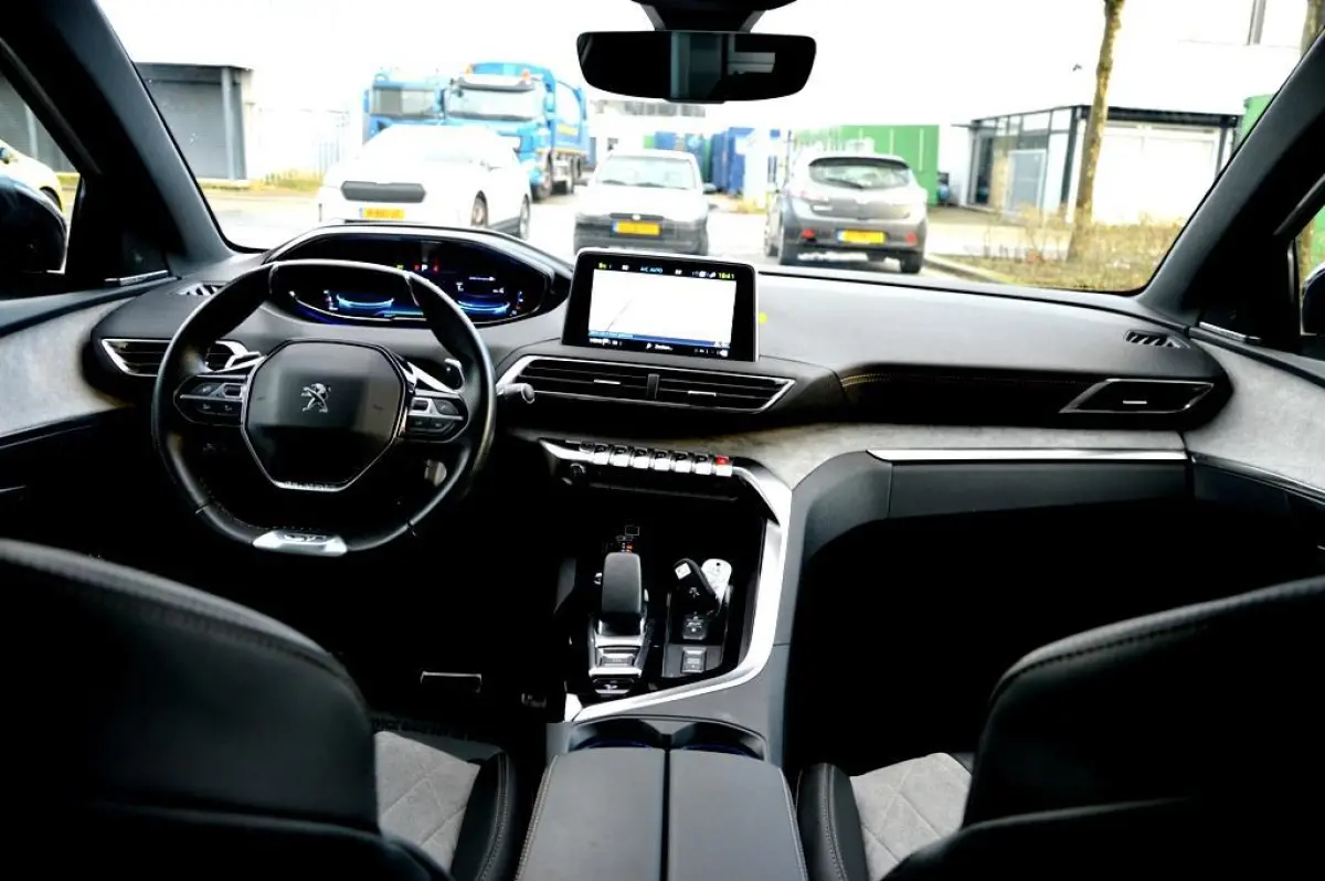 1.6 HYbrid4 300 GT 300PK LMV19/NAVI/LEDER/360º