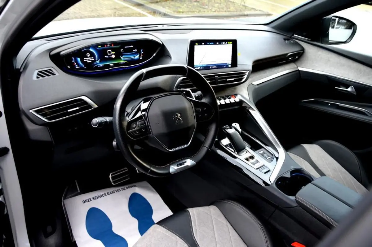 1.6 HYbrid4 300 GT 300PK LMV19/NAVI/LEDER/360º