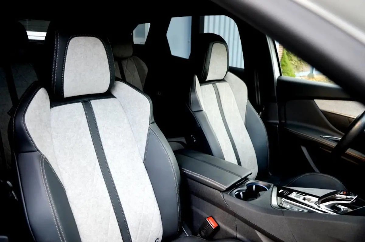 1.6 HYbrid4 300 GT 300PK LMV19/NAVI/LEDER/360º