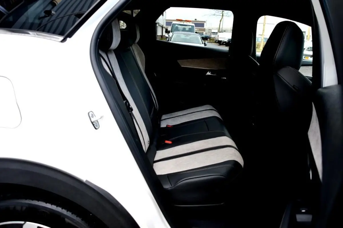 1.6 HYbrid4 300 GT 300PK LMV19/NAVI/LEDER/360º