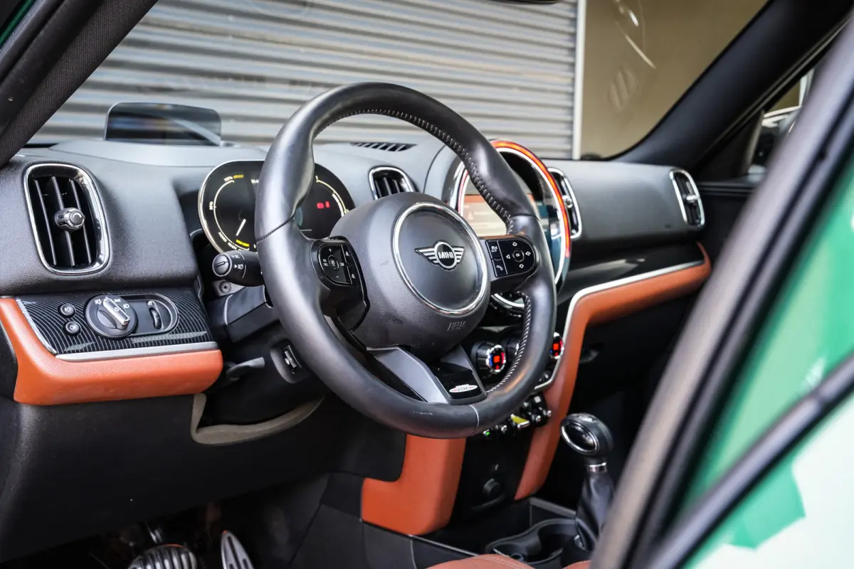1.5 Cooper ALL4 John Cooper Works | ACC | CarPlay | Panorama | Head-up | Leder | Org. NL | 1e eigenaar |