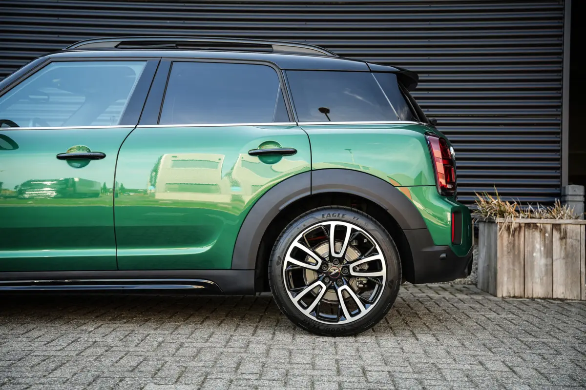 1.5 Cooper ALL4 John Cooper Works | ACC | CarPlay | Panorama | Head-up | Leder | Org. NL | 1e eigenaar |