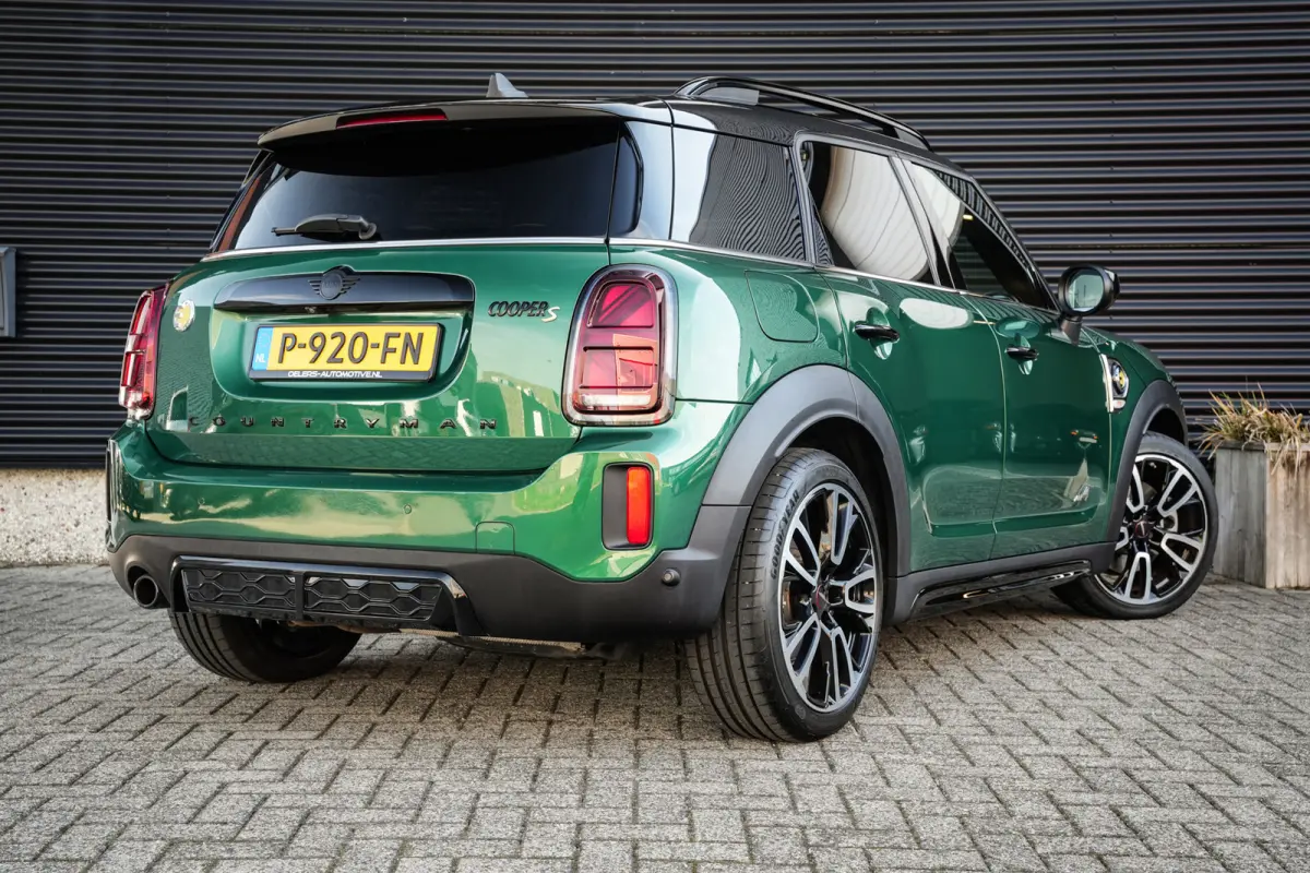 1.5 Cooper ALL4 John Cooper Works | ACC | CarPlay | Panorama | Head-up | Leder | Org. NL | 1e eigenaar |