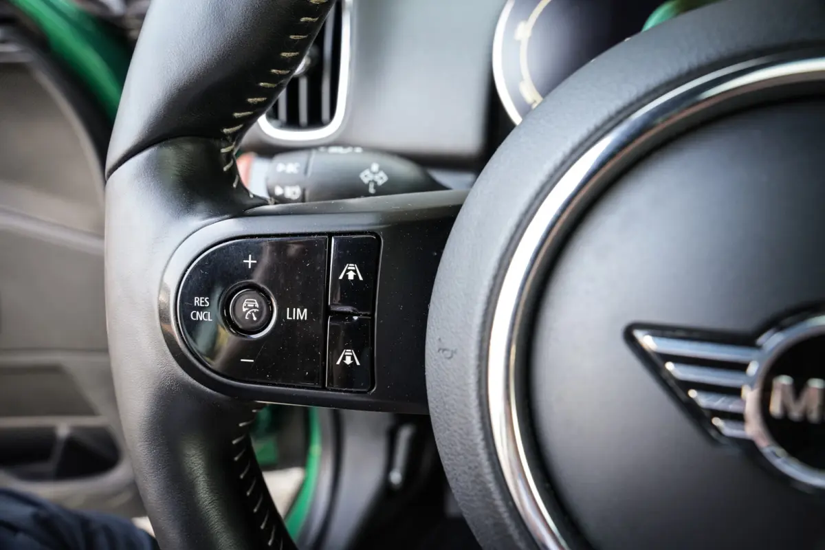 1.5 Cooper ALL4 John Cooper Works | ACC | CarPlay | Panorama | Head-up | Leder | Org. NL | 1e eigenaar |