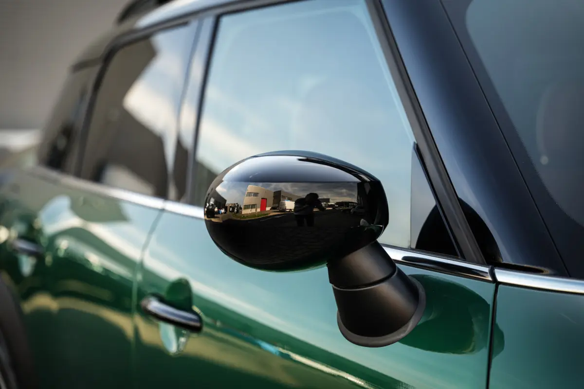 1.5 Cooper ALL4 John Cooper Works | ACC | CarPlay | Panorama | Head-up | Leder | Org. NL | 1e eigenaar |