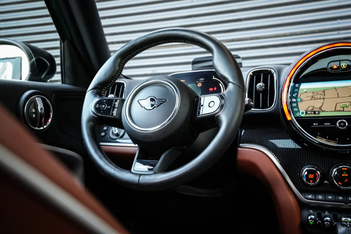 1.5 Cooper ALL4 John Cooper Works | ACC | CarPlay | Panorama | Head-up | Leder | Org. NL | 1e eigenaar |