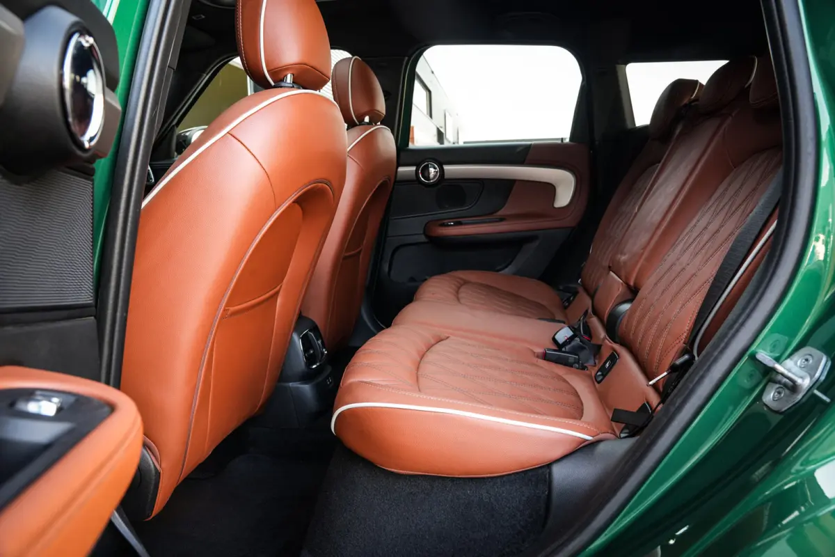 1.5 Cooper ALL4 John Cooper Works | ACC | CarPlay | Panorama | Head-up | Leder | Org. NL | 1e eigenaar |