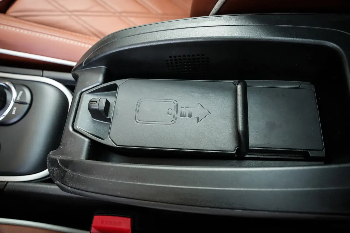 1.5 Cooper ALL4 John Cooper Works | ACC | CarPlay | Panorama | Head-up | Leder | Org. NL | 1e eigenaar |