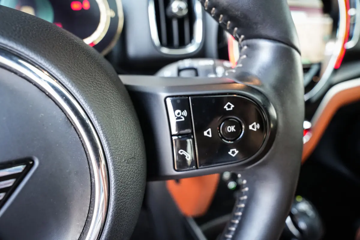 1.5 Cooper ALL4 John Cooper Works | ACC | CarPlay | Panorama | Head-up | Leder | Org. NL | 1e eigenaar |