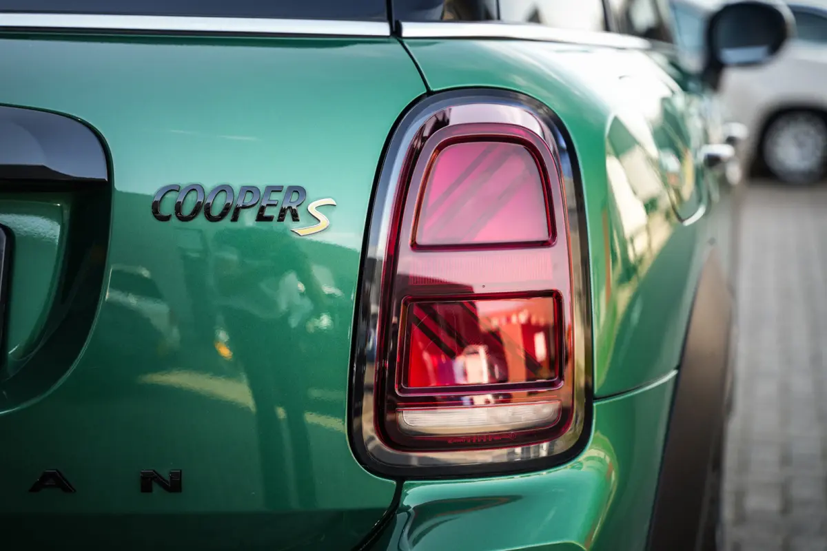 1.5 Cooper ALL4 John Cooper Works | ACC | CarPlay | Panorama | Head-up | Leder | Org. NL | 1e eigenaar |