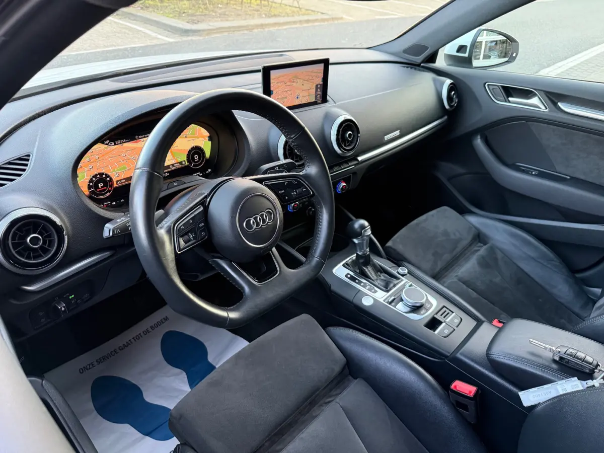 40 e-tron Sport 204PK S18/LED/CAM/NAV/LEER