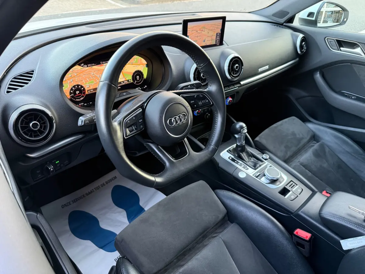 40 e-tron Sport 204PK S18/LED/CAM/NAV/LEER