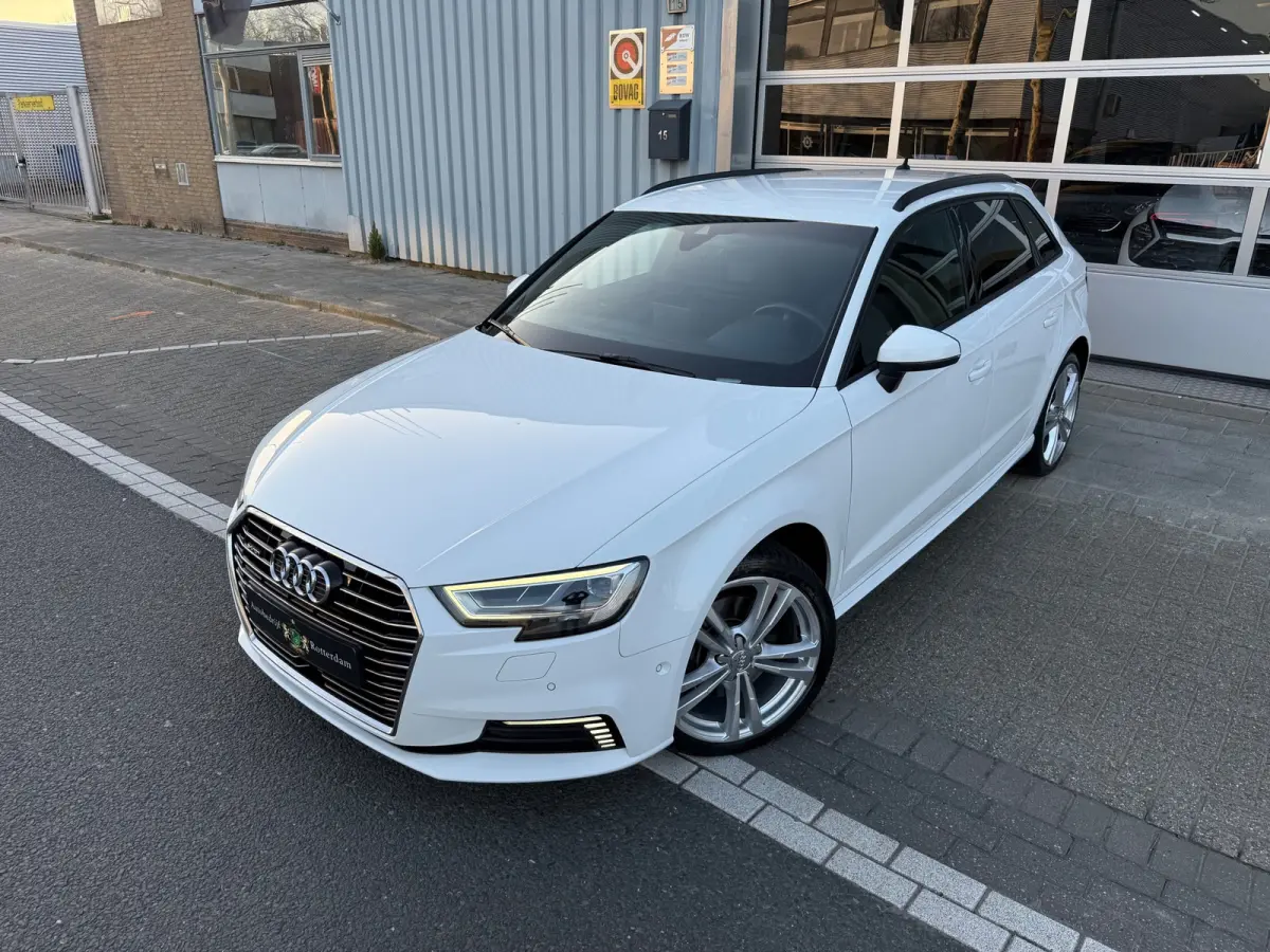 40 e-tron Sport 204PK S18/LED/CAM/NAV/LEER