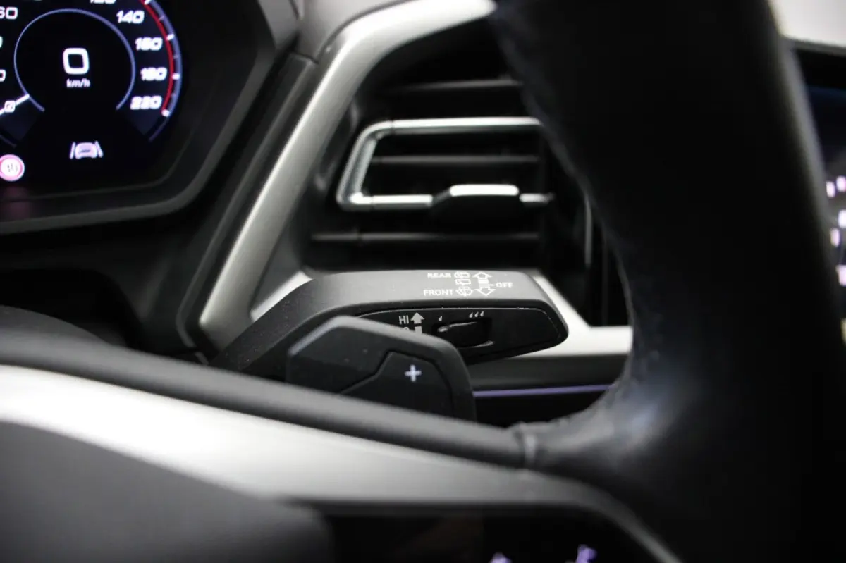 35 Launch edition Advanced 55 kWh - Digitaal Cockpit, Carplay, Stoelverw. SOH 88,74