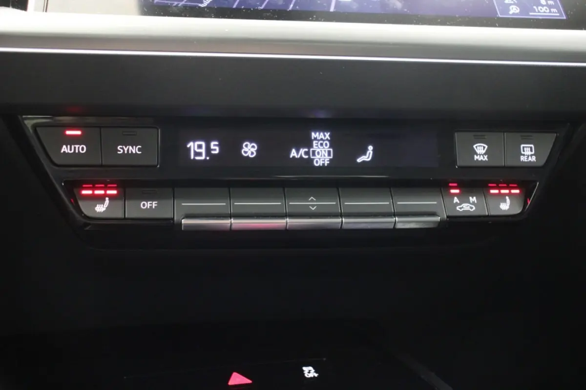 35 Launch edition Advanced 55 kWh - Digitaal Cockpit, Carplay, Stoelverw. SOH 88,74