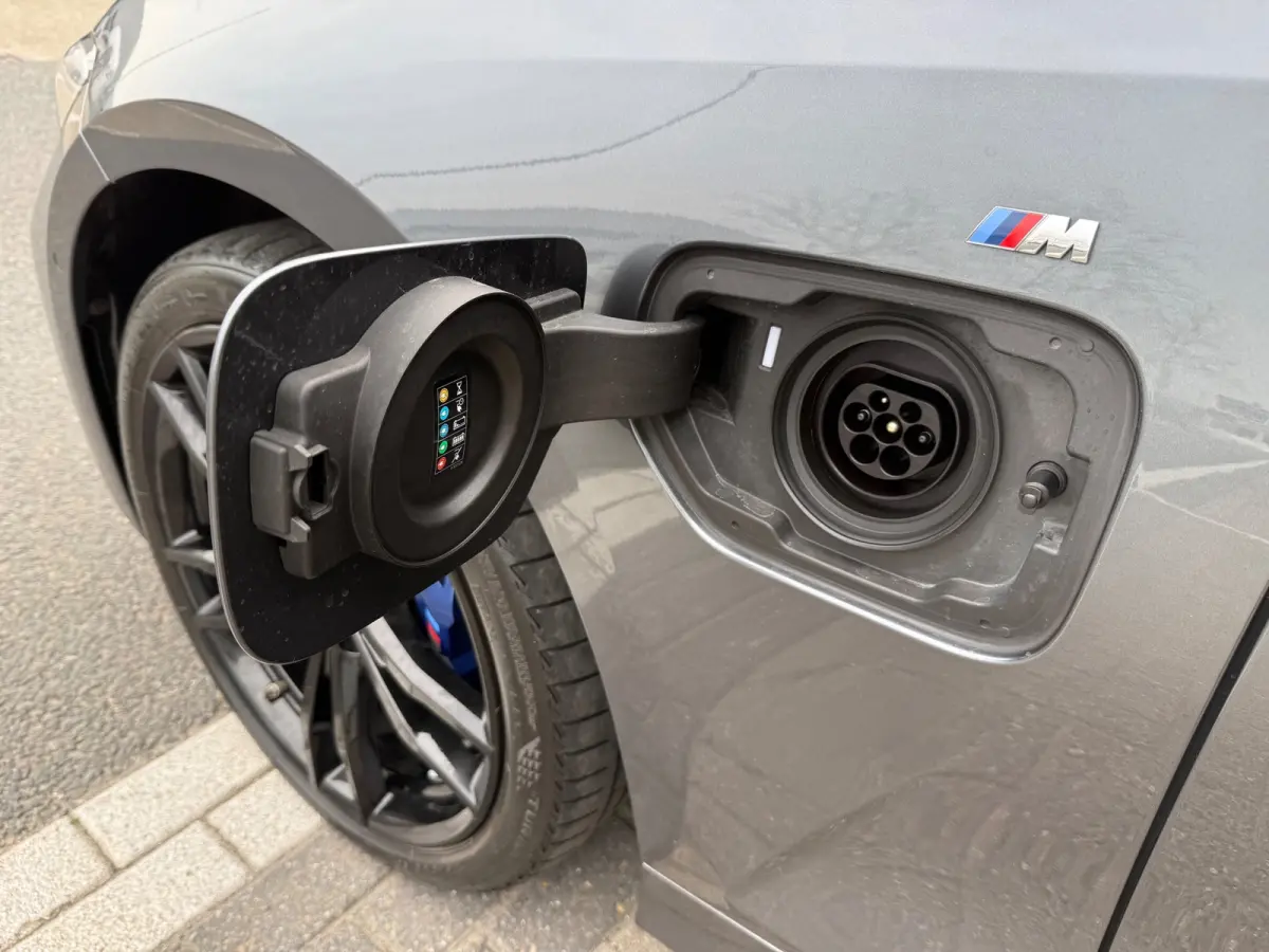 330e High Executive AUT 292PK LED/LEER/NAV/LMV19