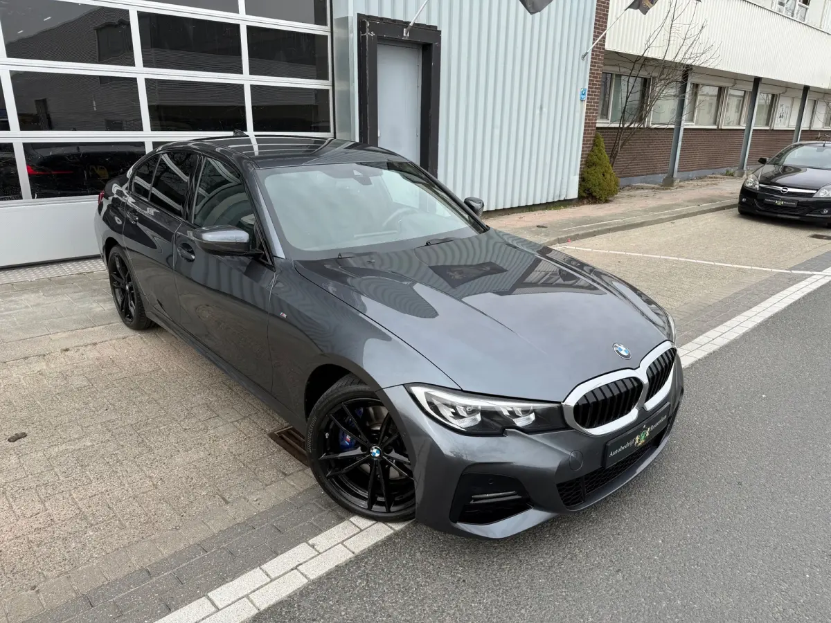 330e High Executive AUT 292PK LED/LEER/NAV/LMV19