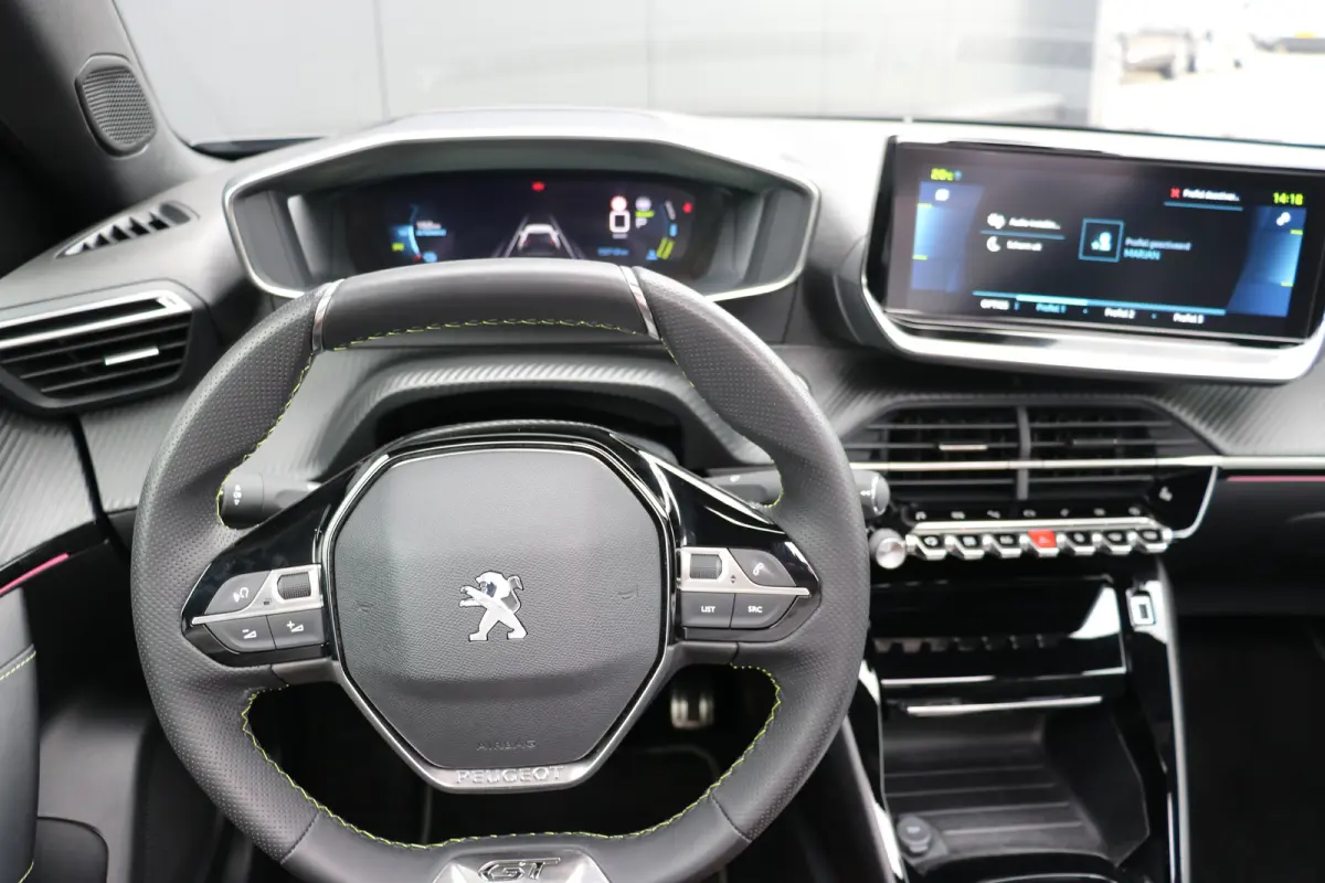 EV GT 50 kWh | Panorama schuif-/kanteldak | Voorstoelen verwarmd | Navi | Camera | Keyless entry/start | Apple Carplay/Android Auto |