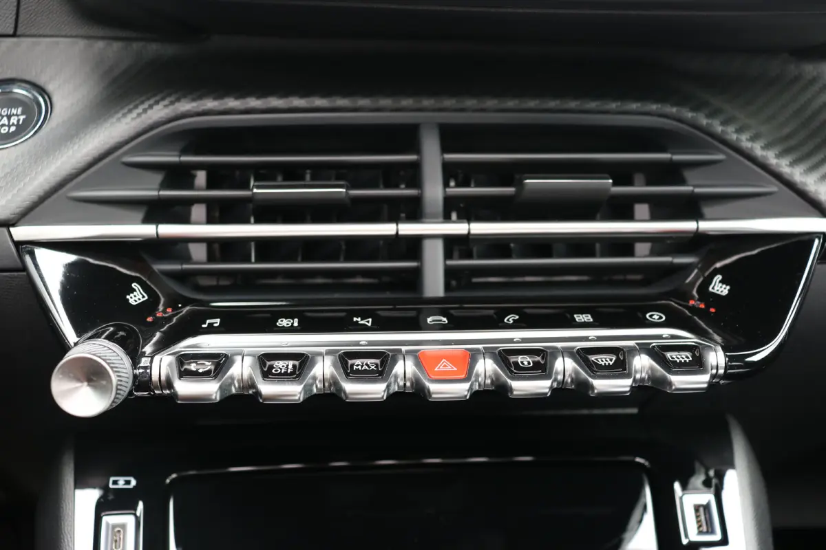 EV GT 50 kWh | Panorama schuif-/kanteldak | Voorstoelen verwarmd | Navi | Camera | Keyless entry/start | Apple Carplay/Android Auto |