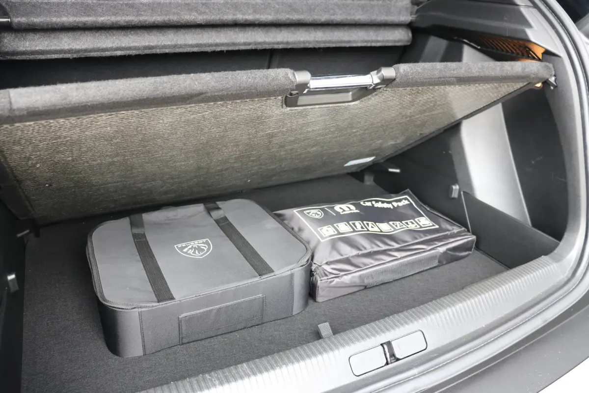 EV GT 50 kWh | Panorama schuif-/kanteldak | Voorstoelen verwarmd | Navi | Camera | Keyless entry/start | Apple Carplay/Android Auto |
