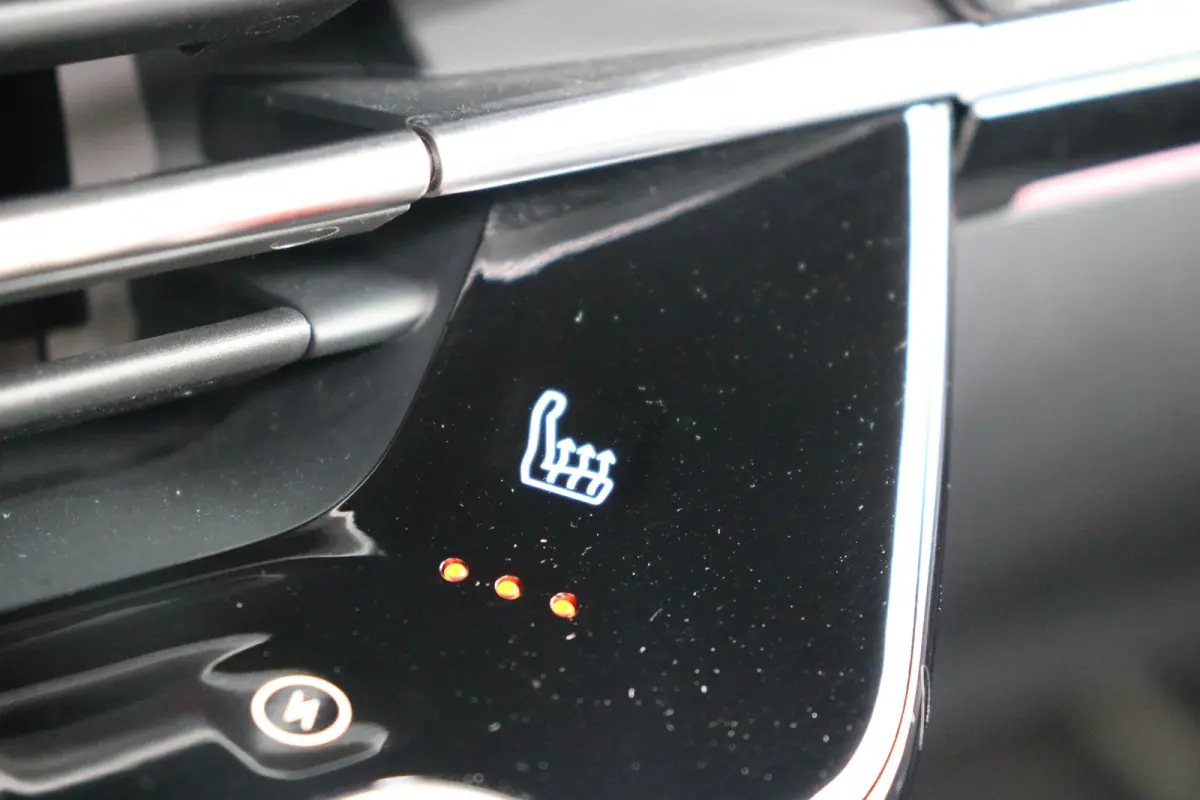 EV GT 50 kWh | Panorama schuif-/kanteldak | Voorstoelen verwarmd | Navi | Camera | Keyless entry/start | Apple Carplay/Android Auto |