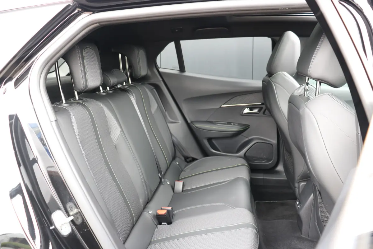 EV GT 50 kWh | Panorama schuif-/kanteldak | Voorstoelen verwarmd | Navi | Camera | Keyless entry/start | Apple Carplay/Android Auto |