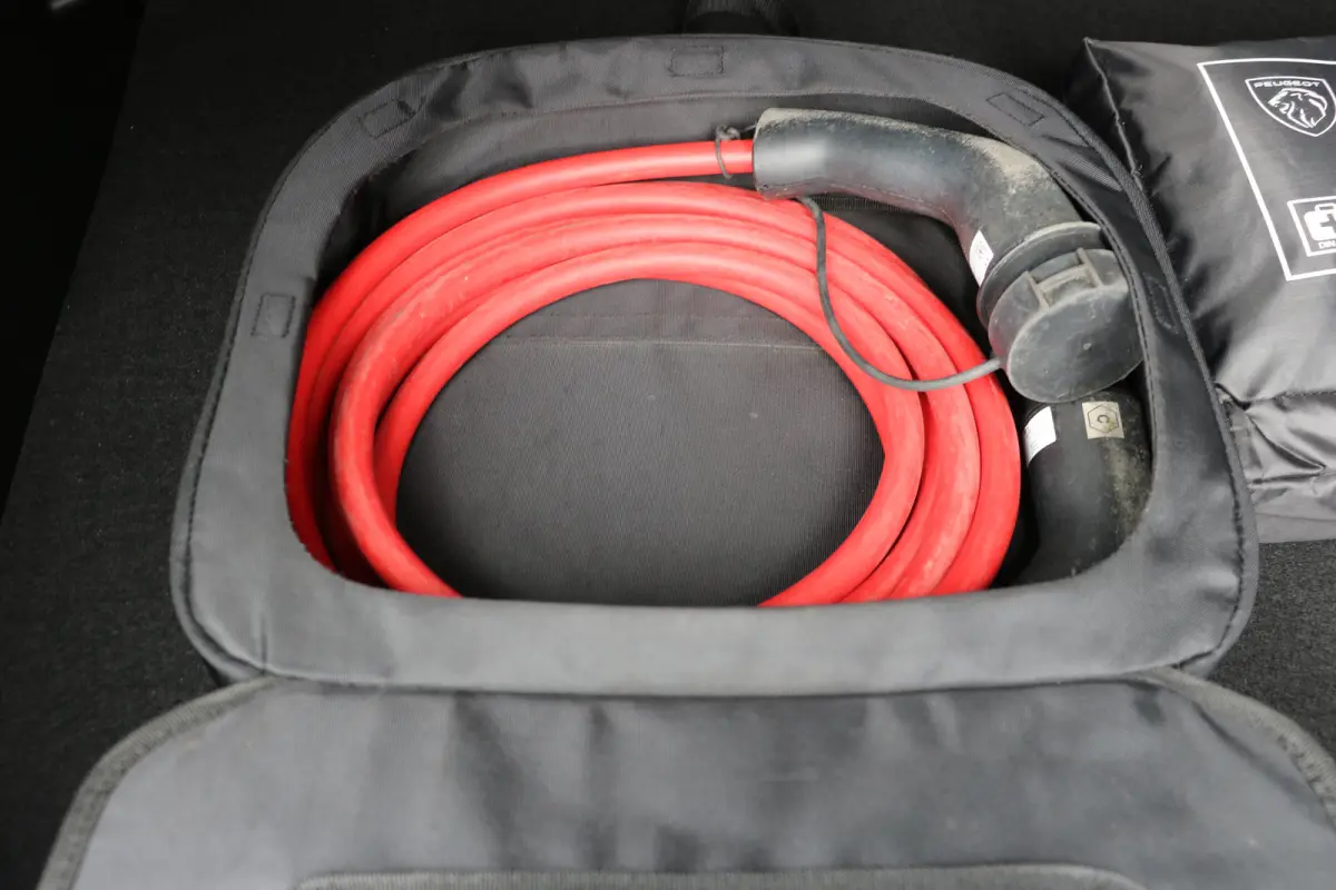 EV GT 50 kWh | Panorama schuif-/kanteldak | Voorstoelen verwarmd | Navi | Camera | Keyless entry/start | Apple Carplay/Android Auto |