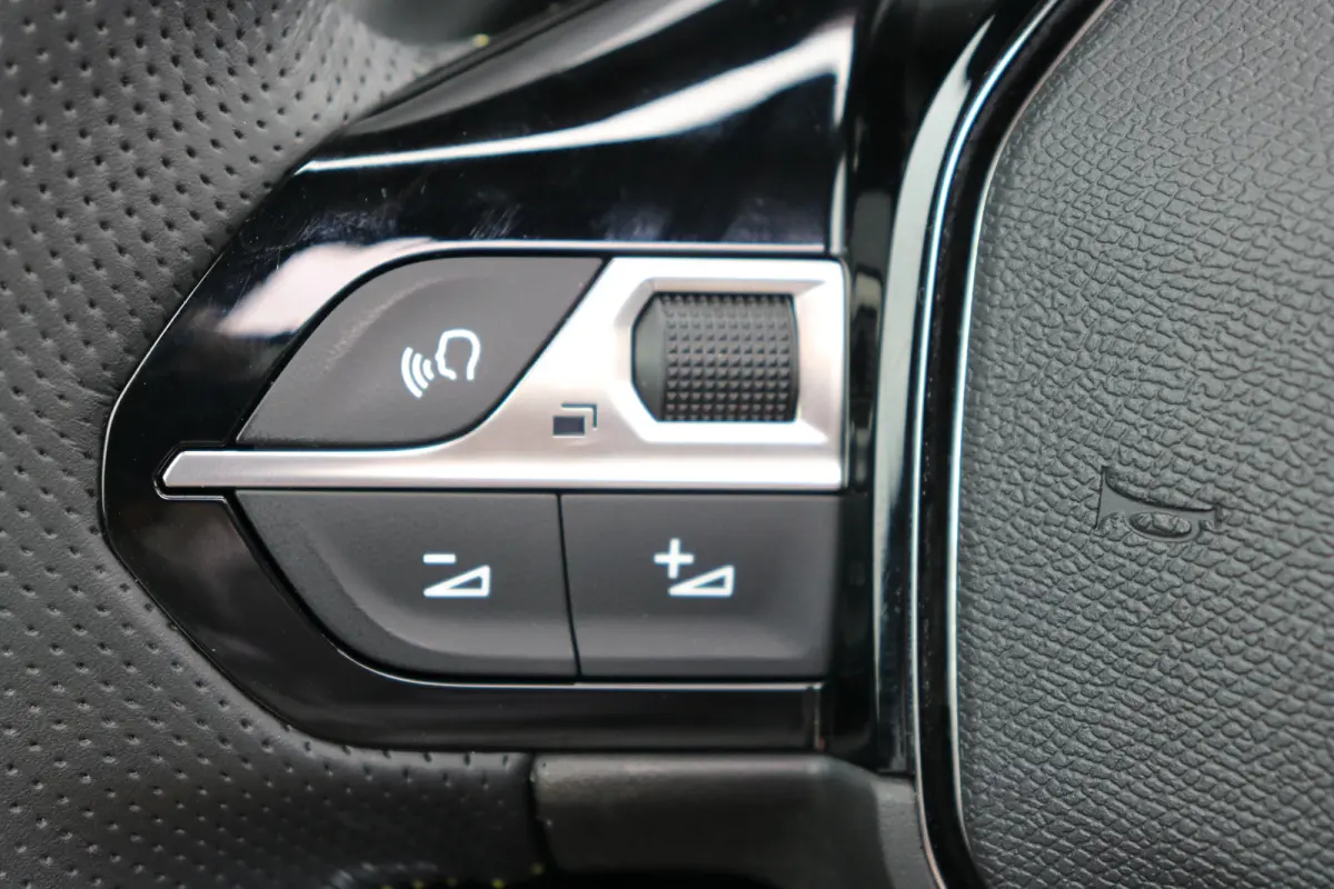 EV GT 50 kWh | Panorama schuif-/kanteldak | Voorstoelen verwarmd | Navi | Camera | Keyless entry/start | Apple Carplay/Android Auto |