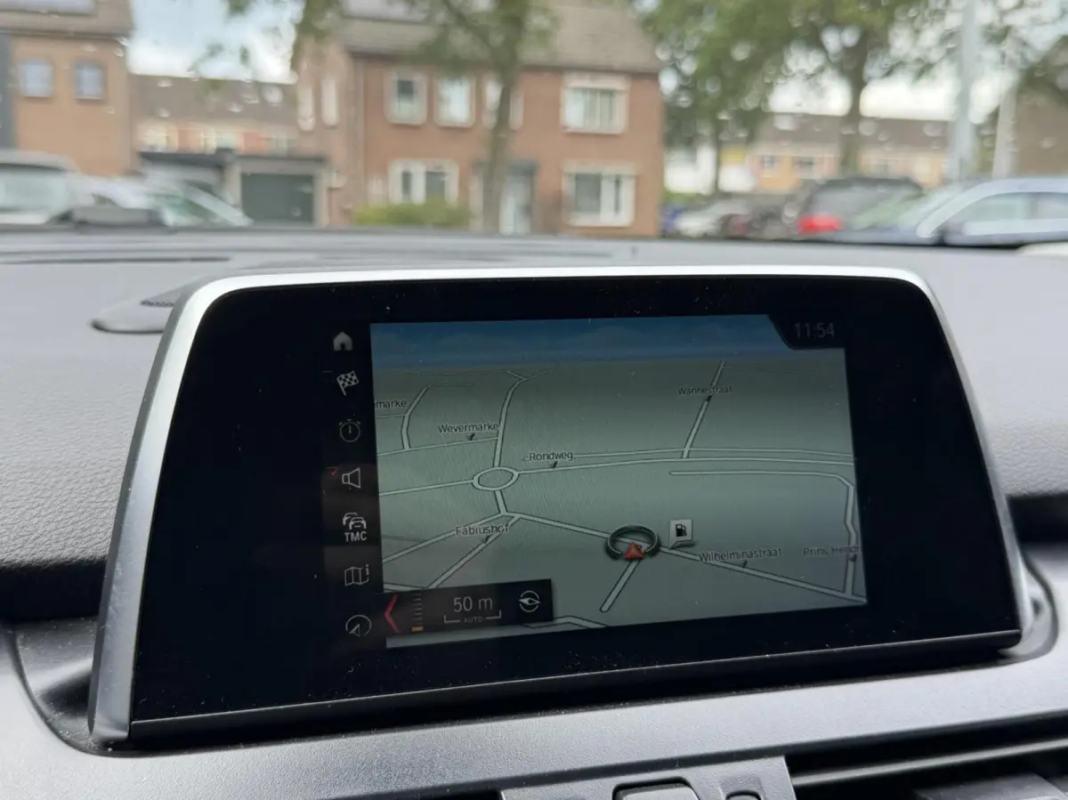 225xe iPerformance Climat, Bluetooth, Navi, LM..