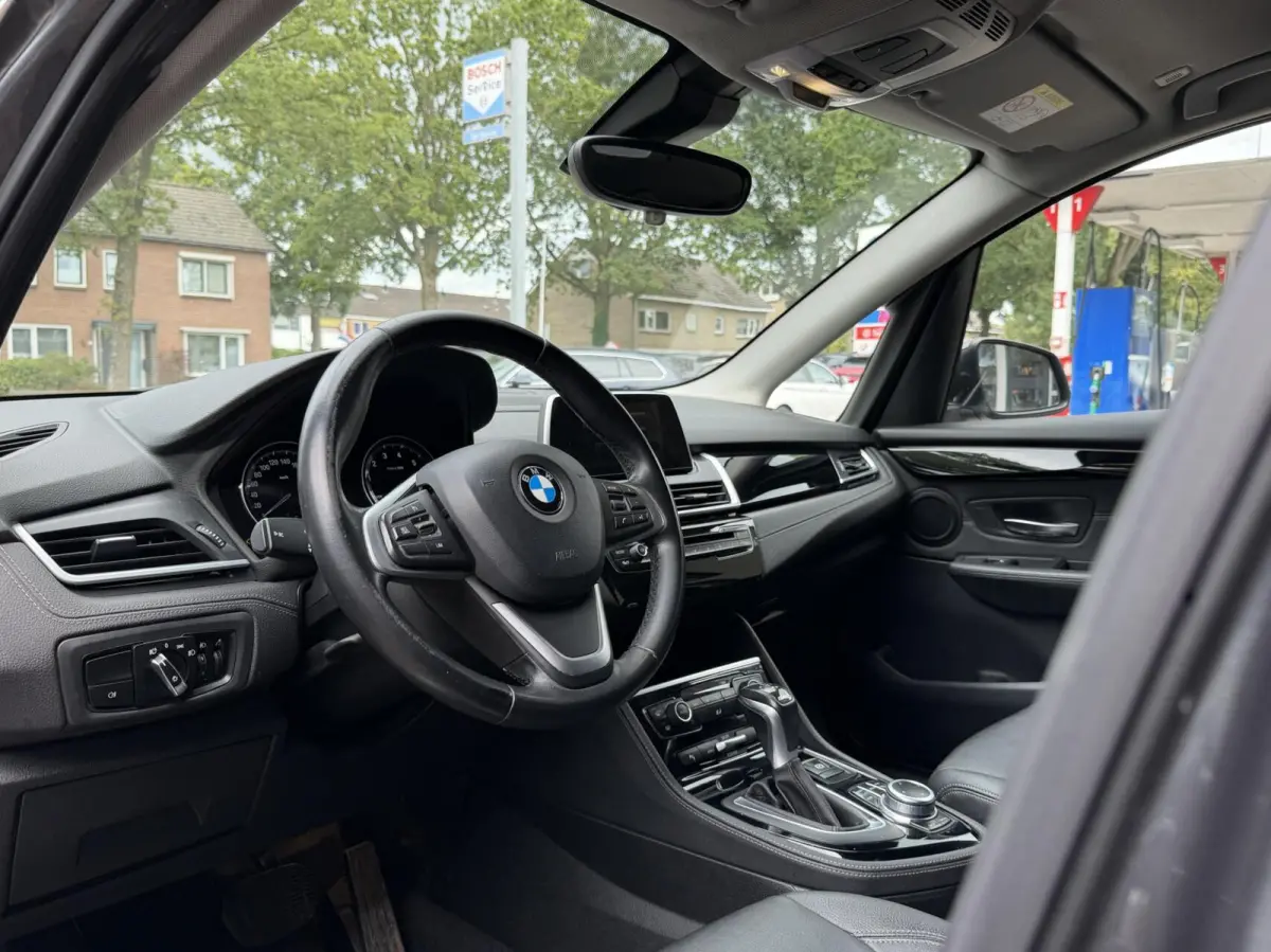 225xe iPerformance Climat, Bluetooth, Navi, LM..
