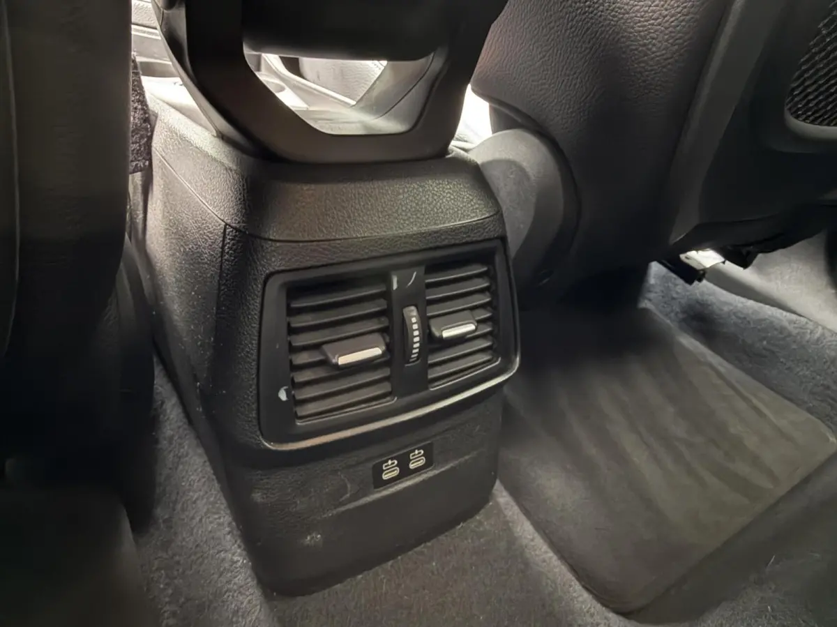 225xe iPerformance Climat, Bluetooth, Navi, LM..