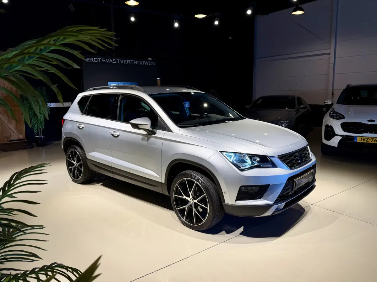 EcoTSI Style Navi|Camera|Carplay|Cruis Grijs
