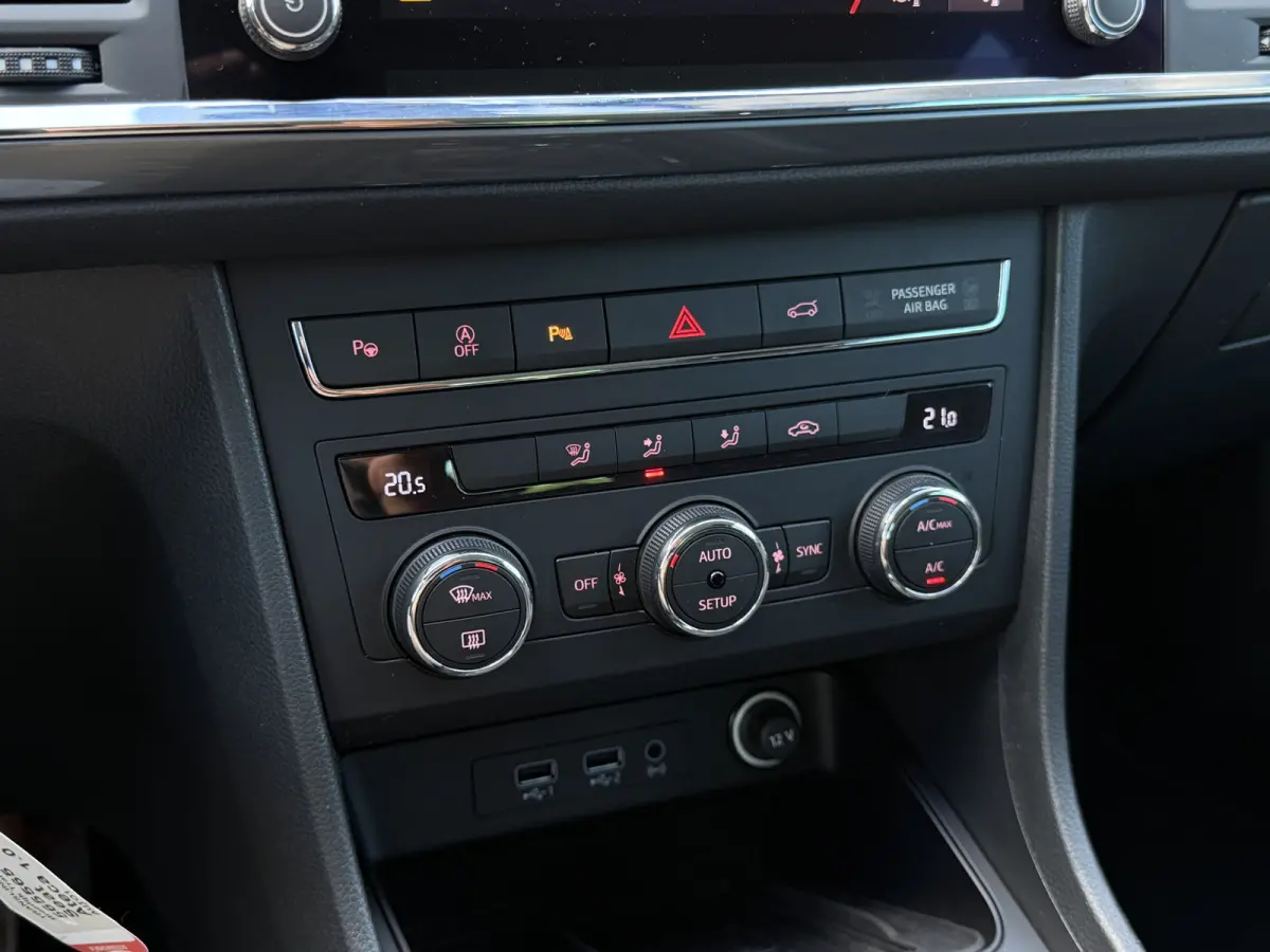 EcoTSI Style Navi|Camera|Carplay|Cruis Grijs