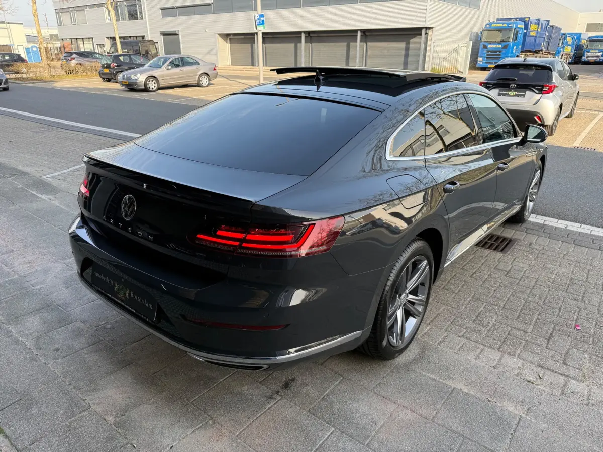 2.0 TSI R-Line LED/PDC/CAM/LMV18/NAVI/LEER