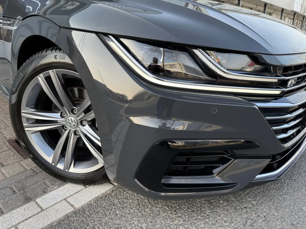 2.0 TSI R-Line LED/PDC/CAM/LMV18/NAVI/LEER