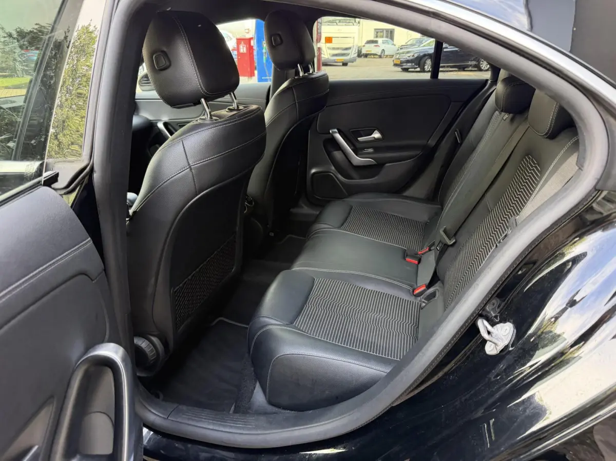 180 Business Solution Camera, Climat, Navi, Bluetooth, LM..