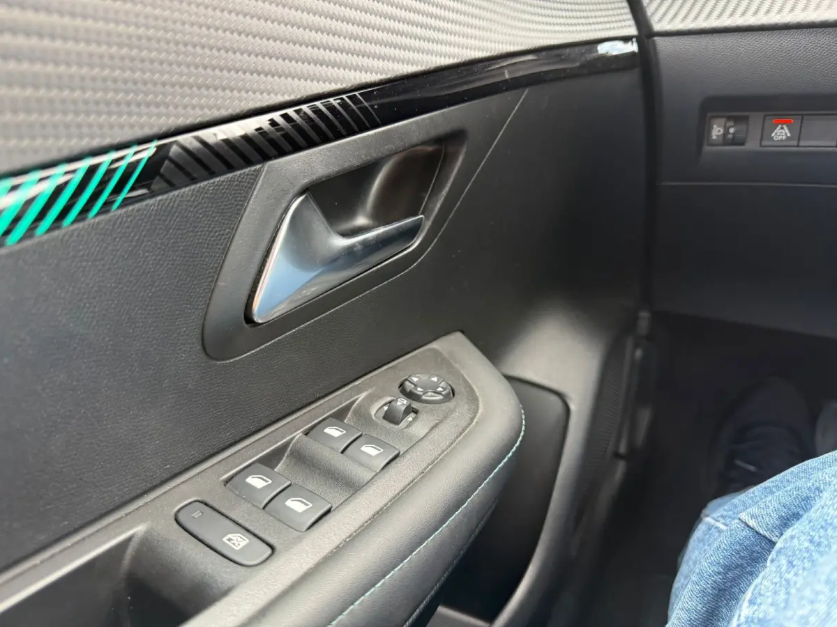 1.2 PureTech Allure 100PK, Navi, Dealer auto, Camera, Stoel verwarming