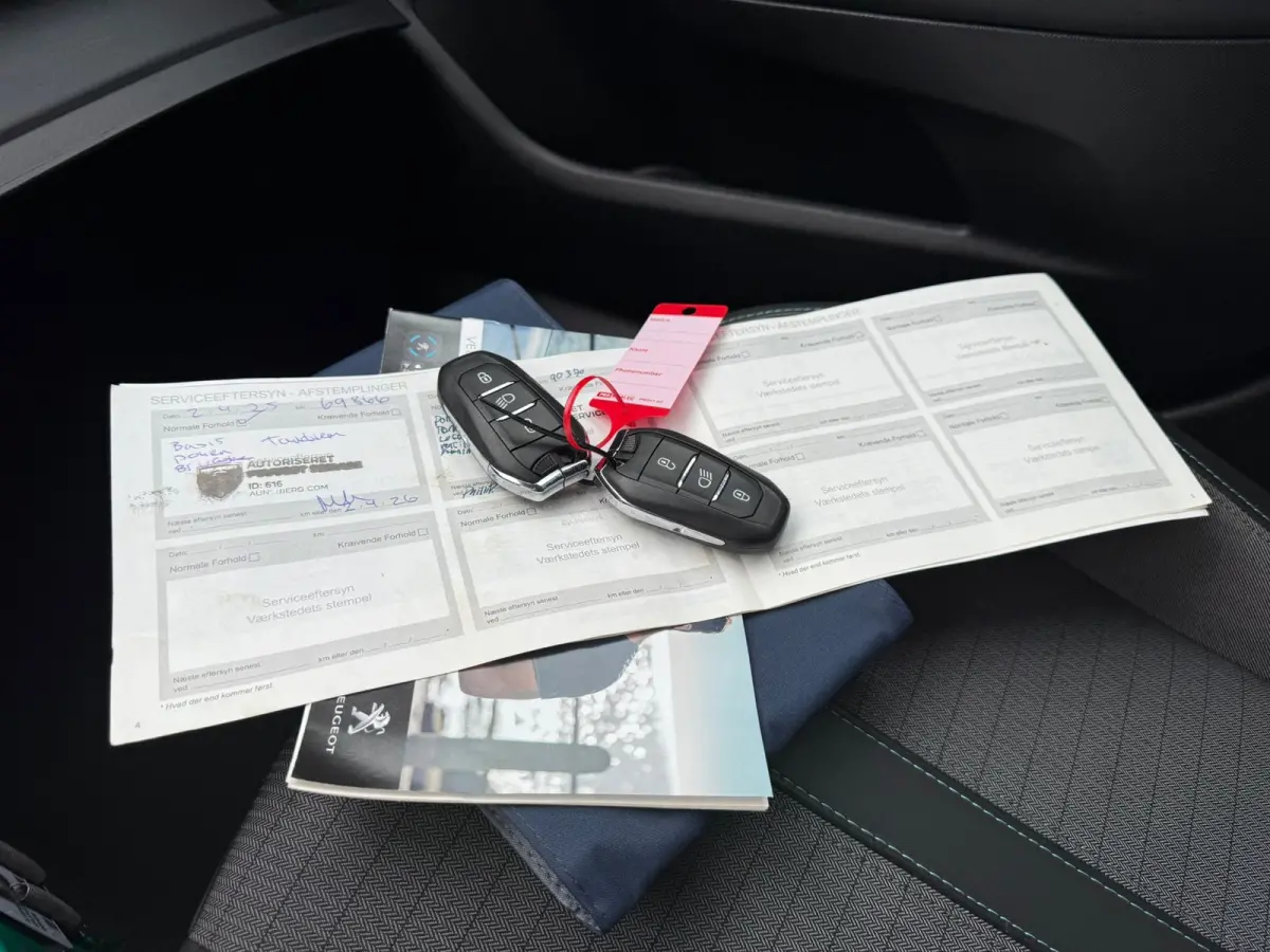 1.2 PureTech Allure 100PK, Navi, Dealer auto, Camera, Stoel verwarming