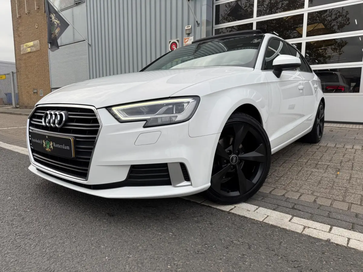 1.5 TFSI S-tronic AUT ECC/PDC/LMV-18/NAVI