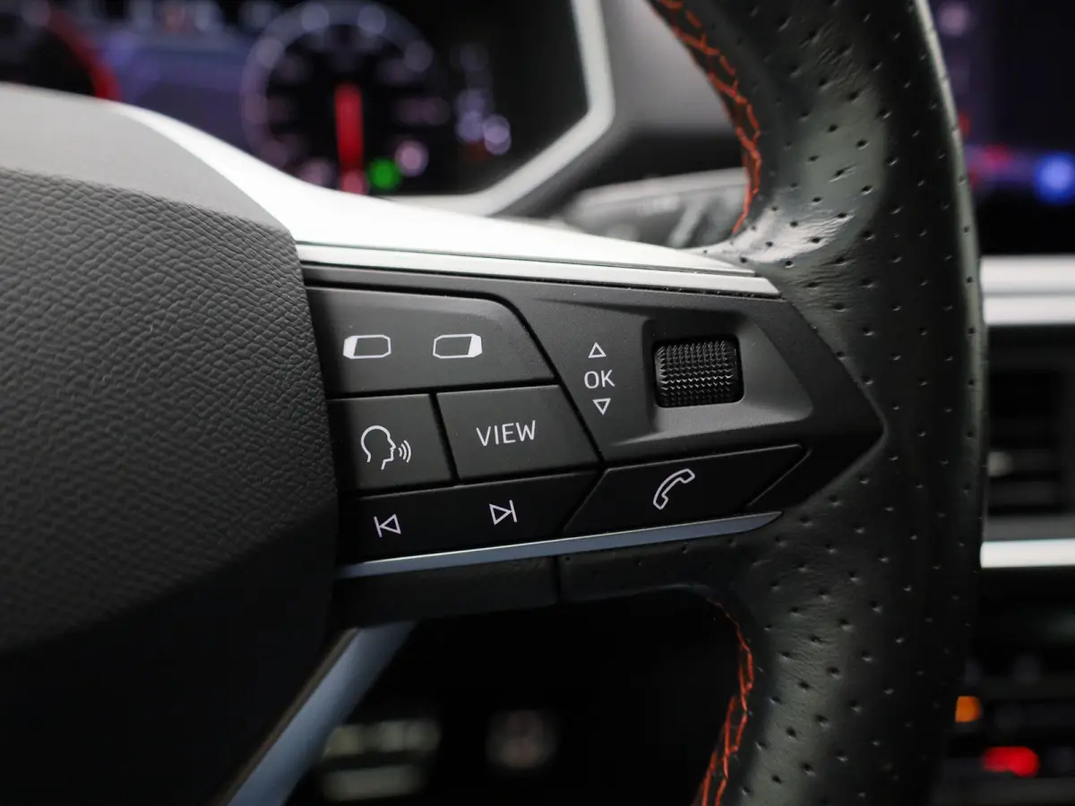 1.5 TSI FR Business | Automaat | Virtual cockpit | Climate control | Apple carplay | LMV | DAB | Bluetooth | Navigatie | Camera | Memory seat