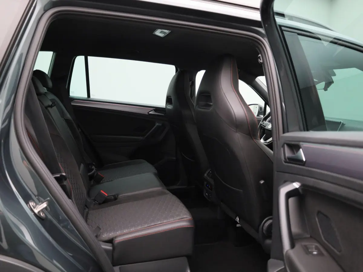 1.5 TSI FR Business | Automaat | Virtual cockpit | Climate control | Apple carplay | LMV | DAB | Bluetooth | Navigatie | Camera | Memory seat