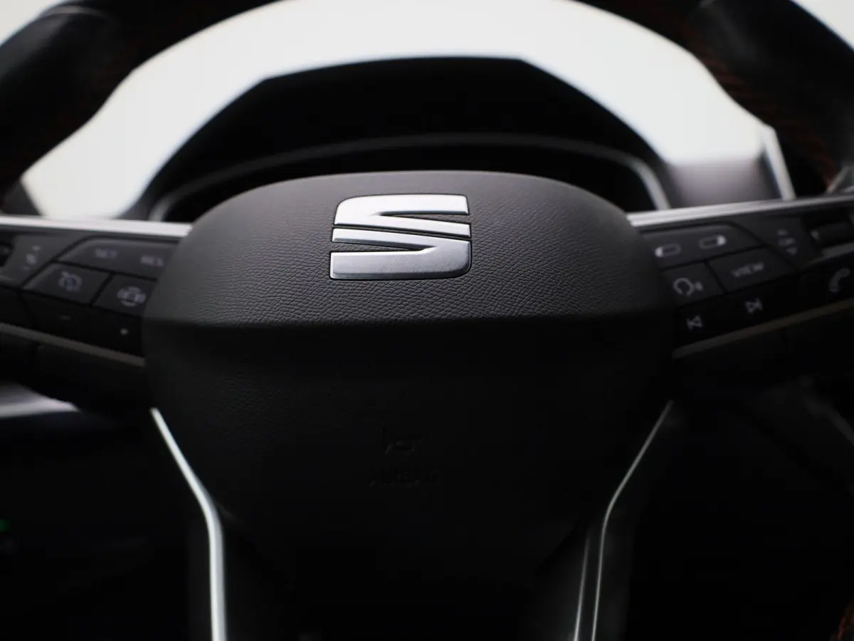 1.5 TSI FR Business | Automaat | Virtual cockpit | Climate control | Apple carplay | LMV | DAB | Bluetooth | Navigatie | Camera | Memory seat